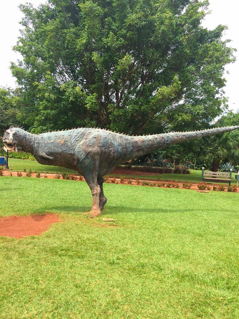 Peir Polis Em Minas Gerais O Museu Dos Dinossauros